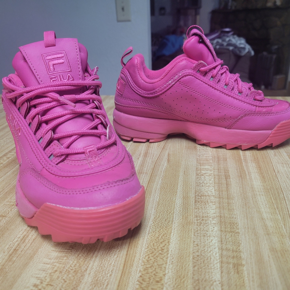 Fila HOT Pink Sneakers💖 - Picture 5 of 10